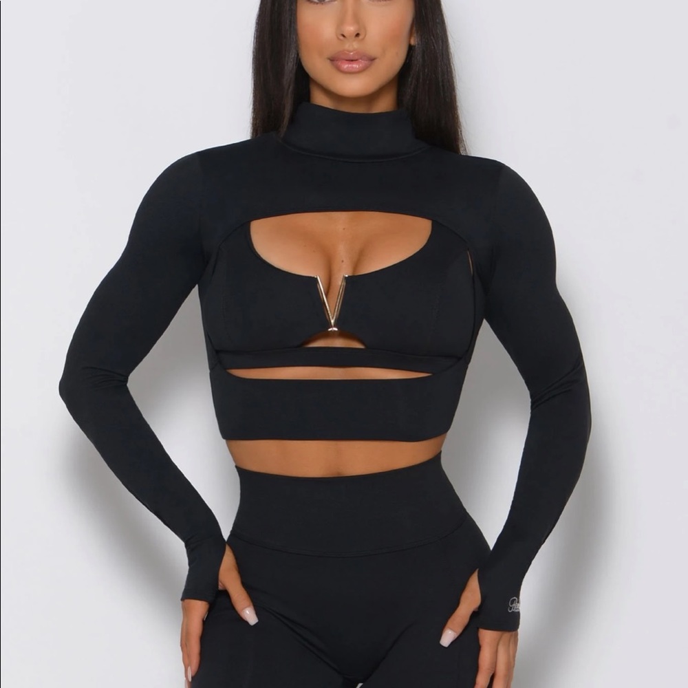 COMBO PULLOVER BLACK SIZE MEDIUM NWOT BOMBSHELL SPORTSWEAR